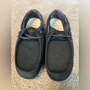 Brand New Hey Dude boys youth